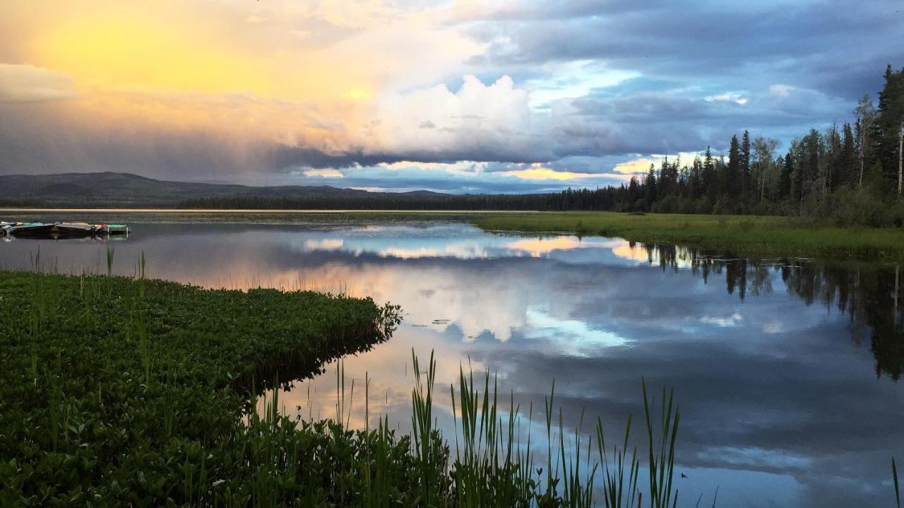 Lac La Hache Ten-Ee-Ah Lodge & Campground מראה חיצוני תמונה