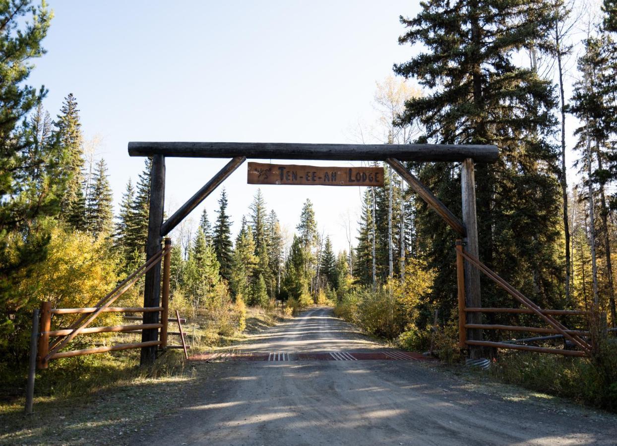 Lac La Hache Ten-Ee-Ah Lodge & Campground מראה חיצוני תמונה