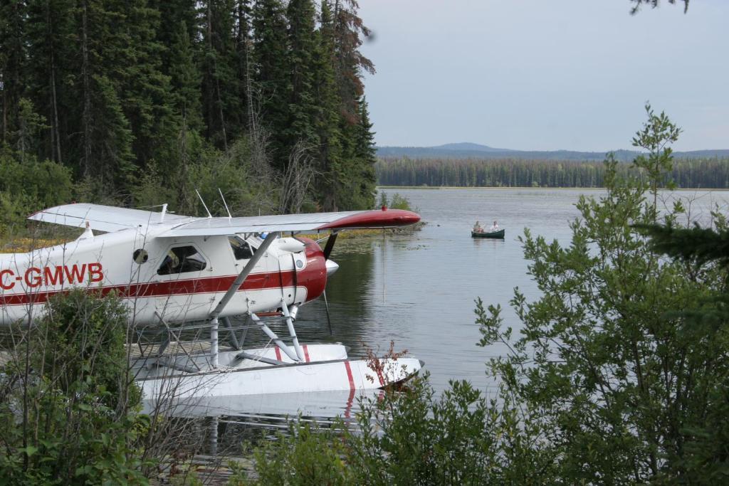 Lac La Hache Ten-Ee-Ah Lodge & Campground מראה חיצוני תמונה