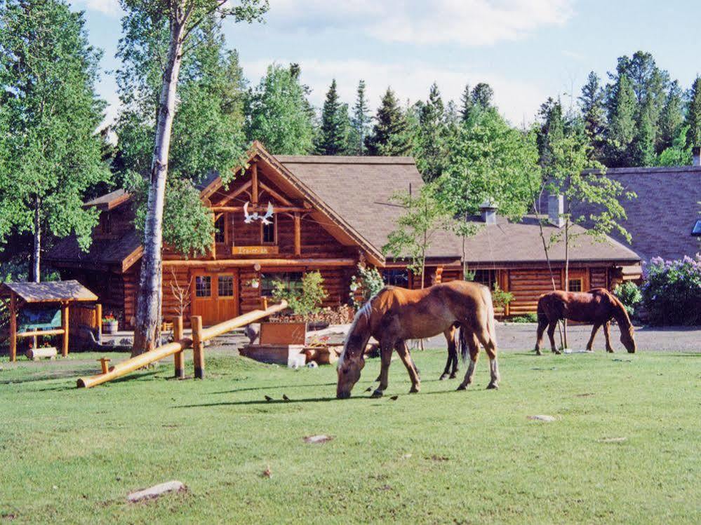 Lac La Hache Ten-Ee-Ah Lodge & Campground מראה חיצוני תמונה