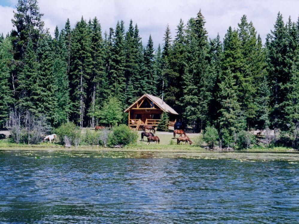 Lac La Hache Ten-Ee-Ah Lodge & Campground מראה חיצוני תמונה